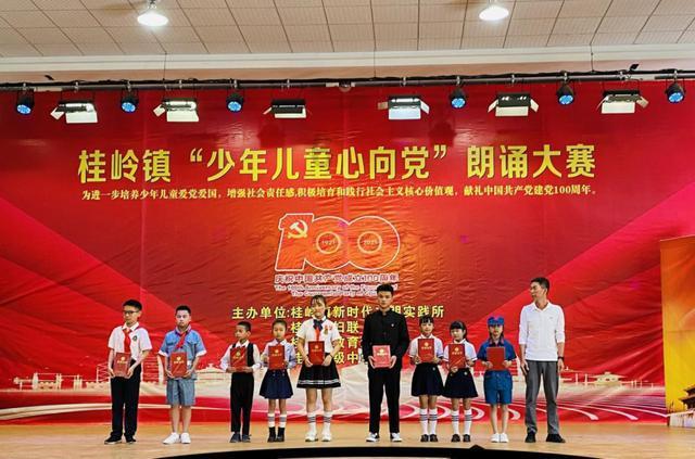 解疑答惑-如果一个女的,因为种种原因不能在一起,你又放不下她,一想她和别的男人在一起心就绞痛,怎么办,让你顺利获取专业解答